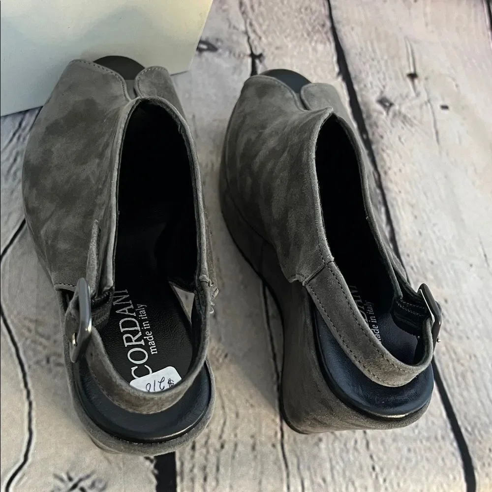 *☀️ Cordani Suede Platform Wedges NWT FASHION